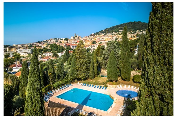 Grasse Club 3* en Chambre individuelle SANS SUPPLEMENT